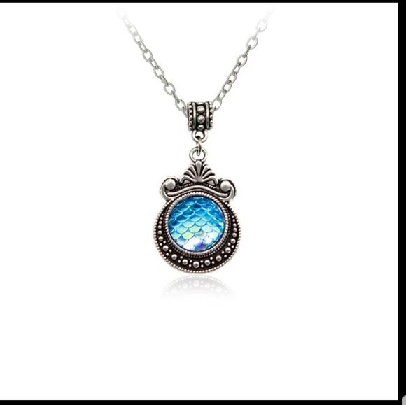 Jewelry - ⚡CLEARANCE⚡ Ocean Blue Mermaid Scale Pendant NK